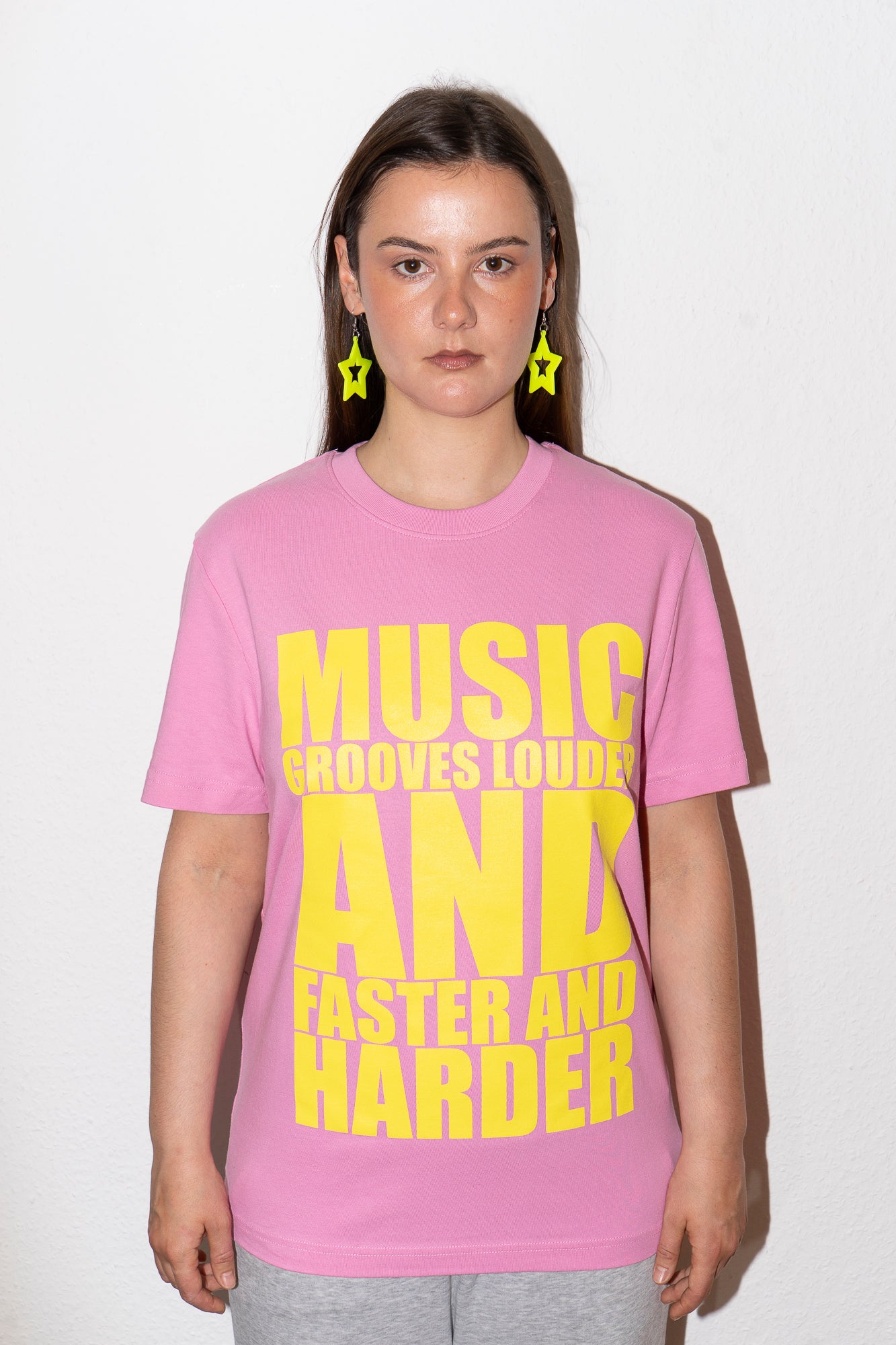  MUSIC GROOVES Bubblegum / yellow - modelshot-front