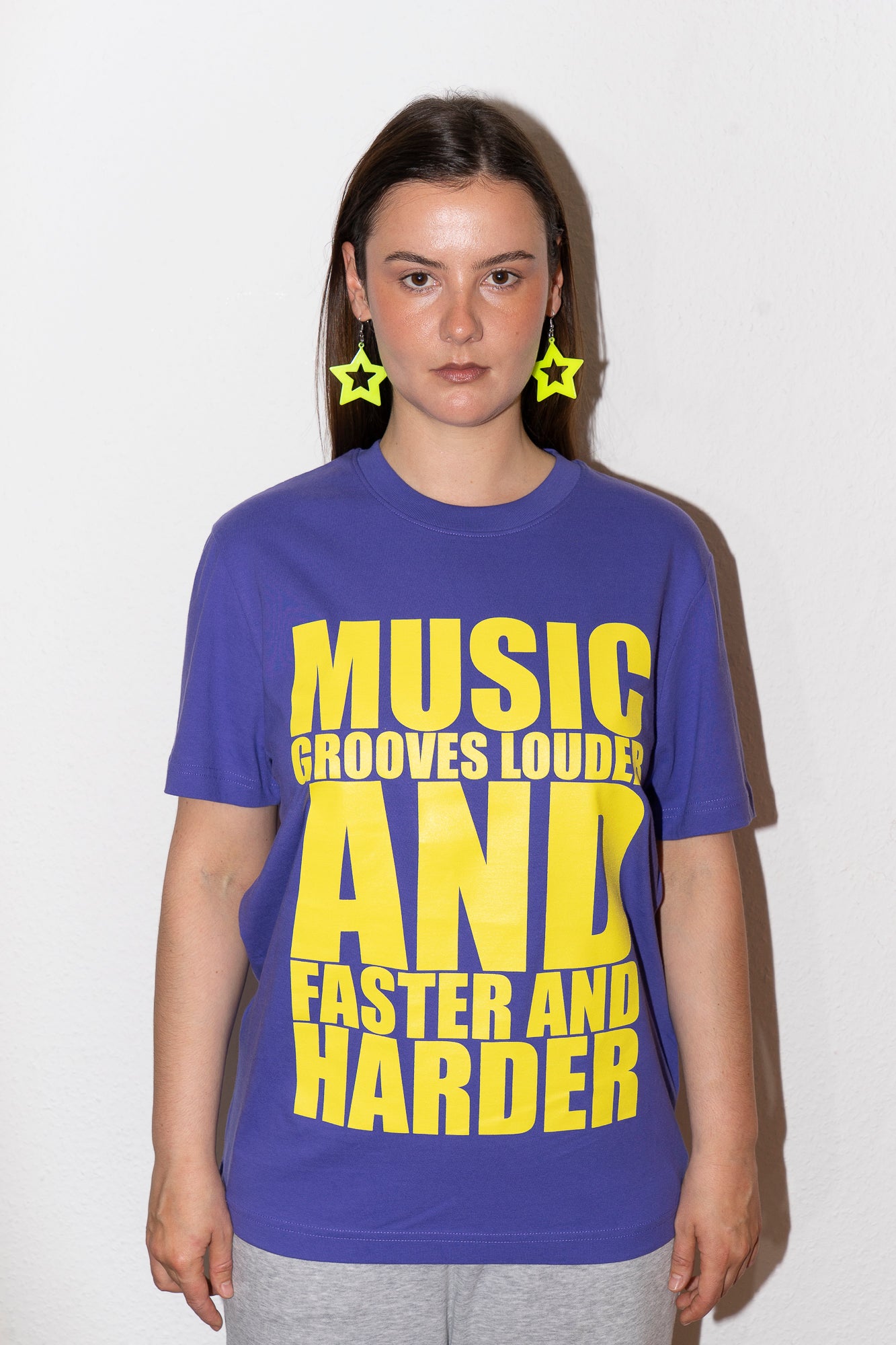  MUSIC GROOVES Purple love / yellow - modelshot front