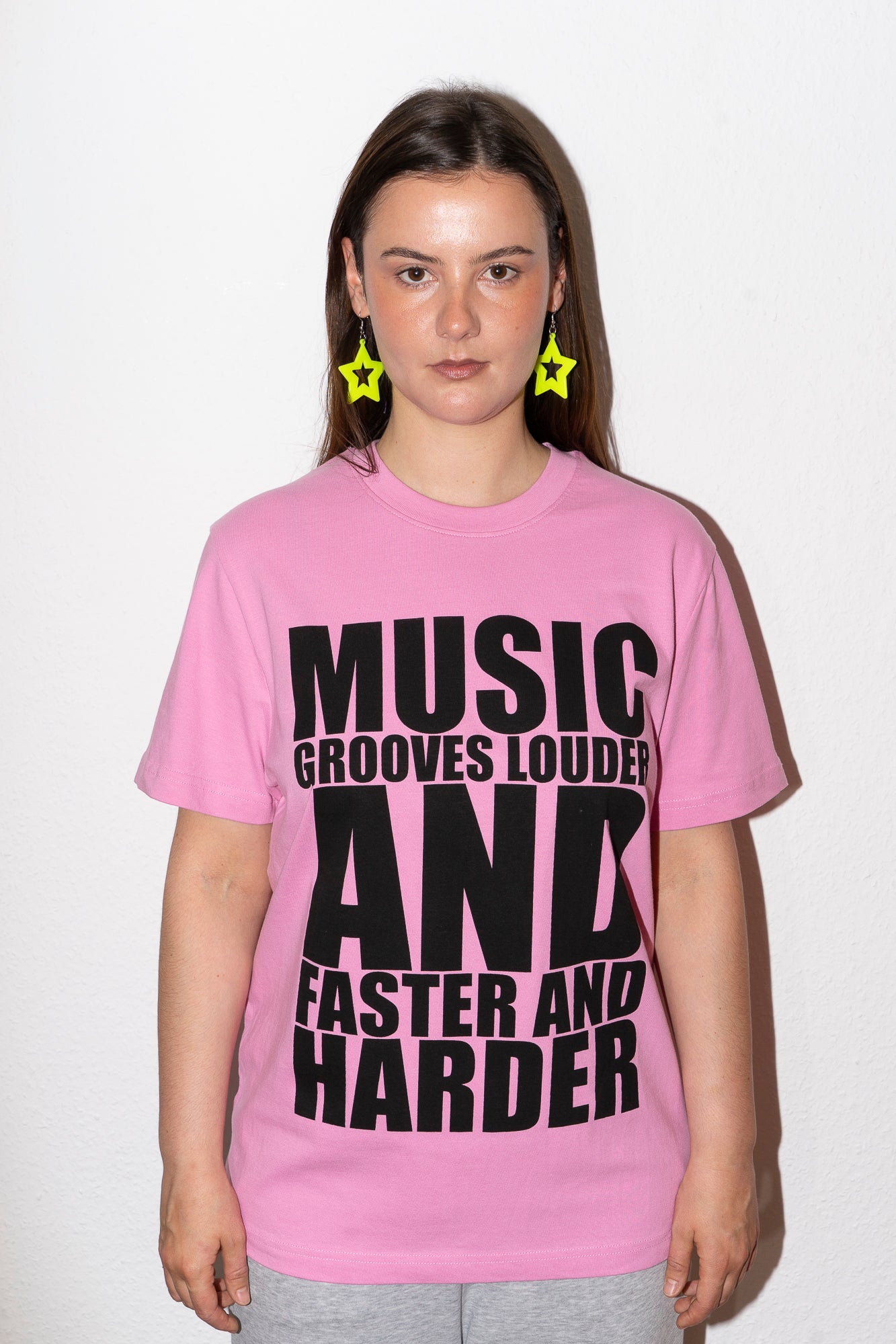 MUSIC GROOVES bubblegum/ black - modelshot front