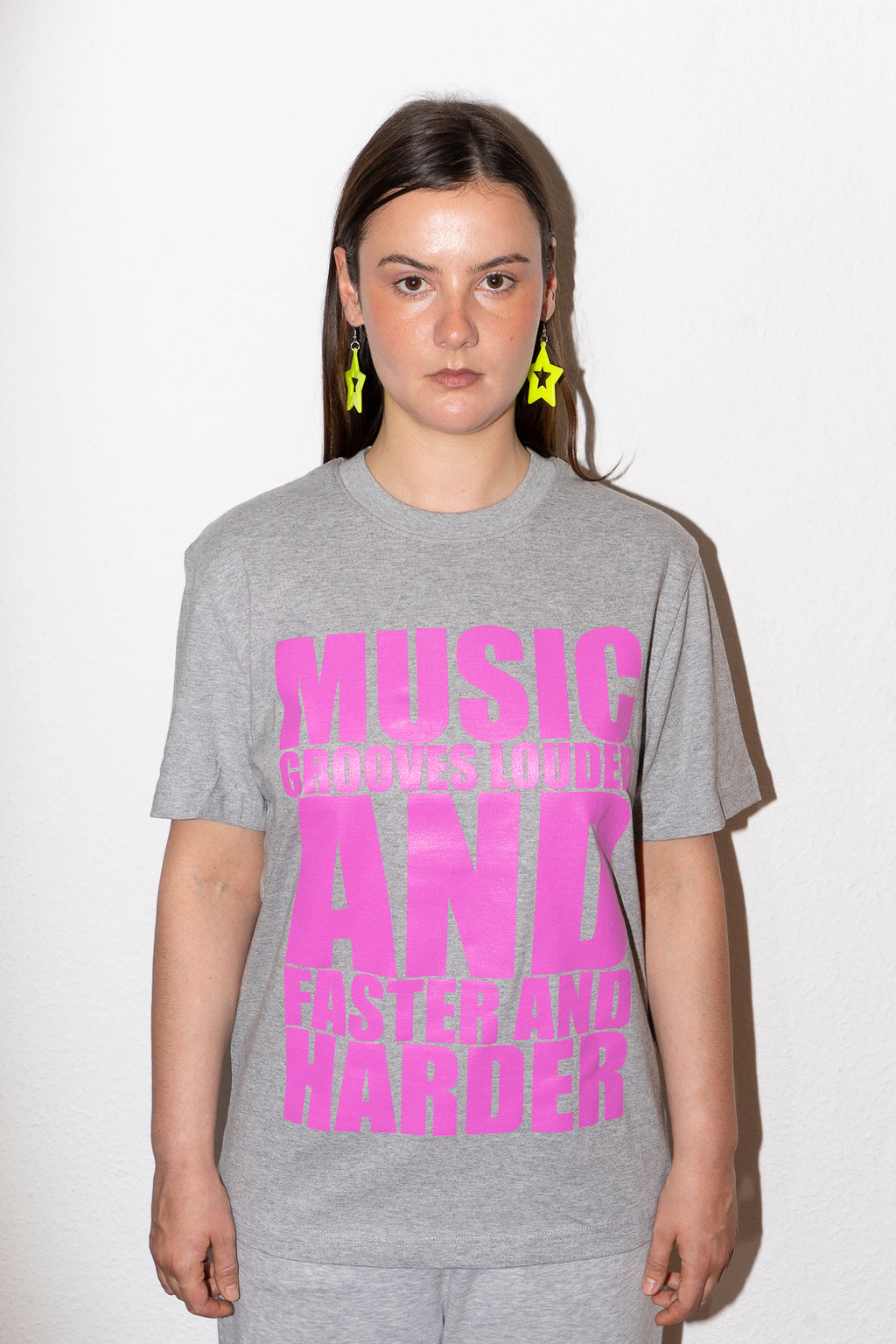 MUSIC GROOVES city grey / pink - modelshot front