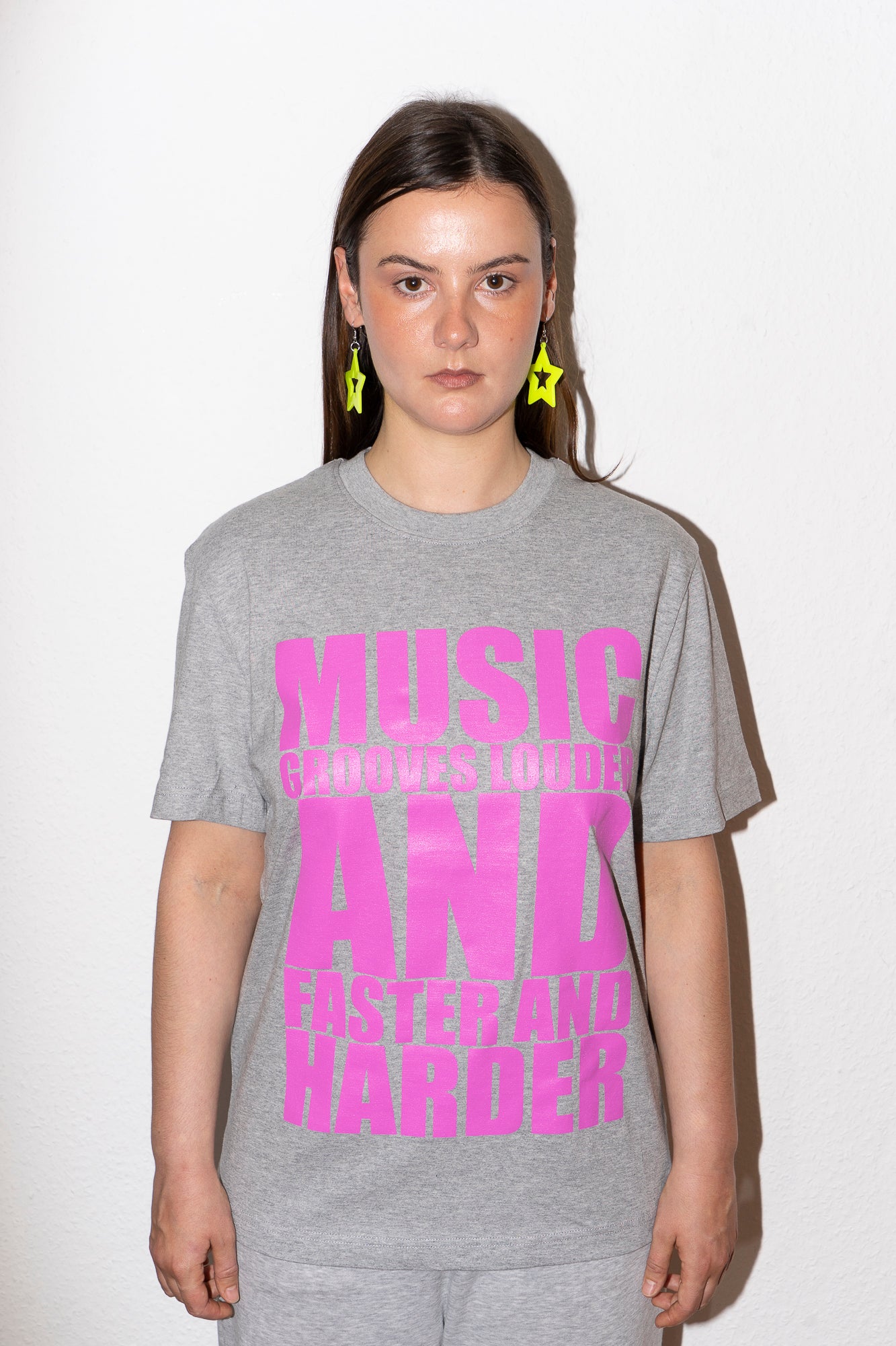 MUSIC GROOVES city grey / pink - modelshot front